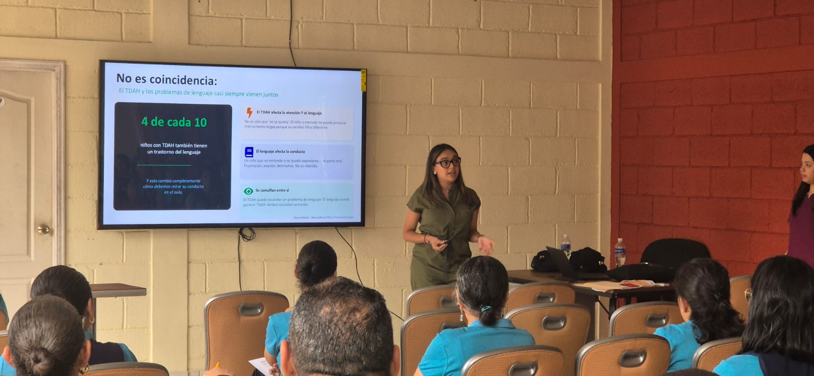 Taller impartido por NeuroNexos a docentes y profesionales